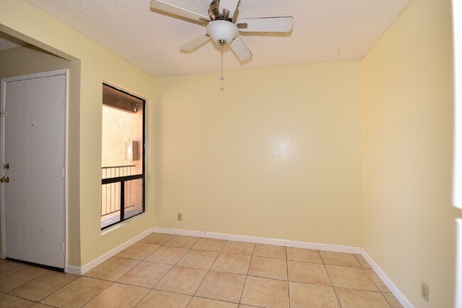 Lovely 2nd Floor, 1 Bed, 1 Bath Condo At Desert Shores!