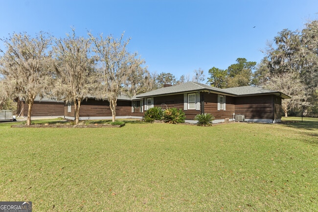 Photo - 325 White Oak Pl