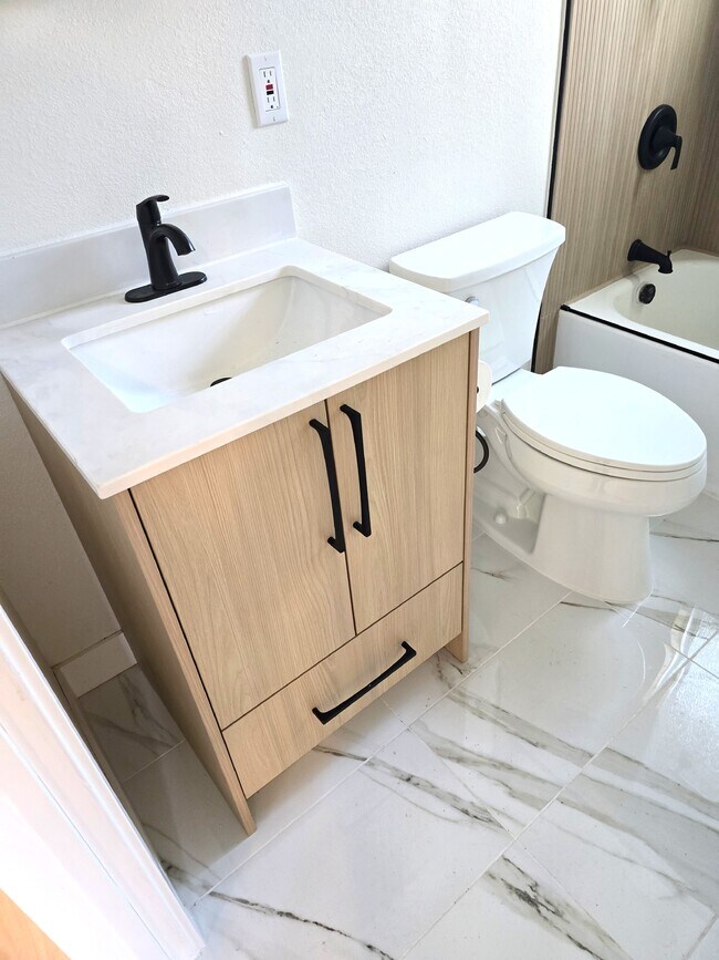 Photo - 1657 Ceylon Dr