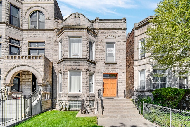 Building Photo - 6424 S Ingleside Ave