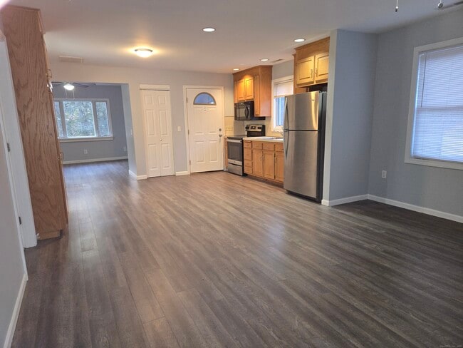 Photo - 329 Mohegan Rd