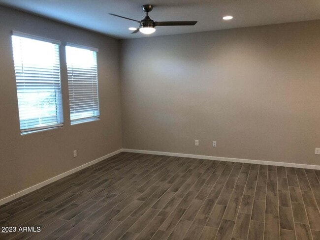 Photo - 594 W Westchester Ave