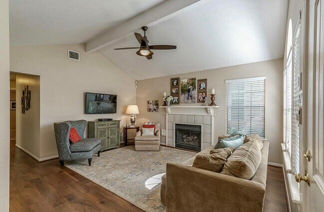 Photo - 28 Fallenstone Dr