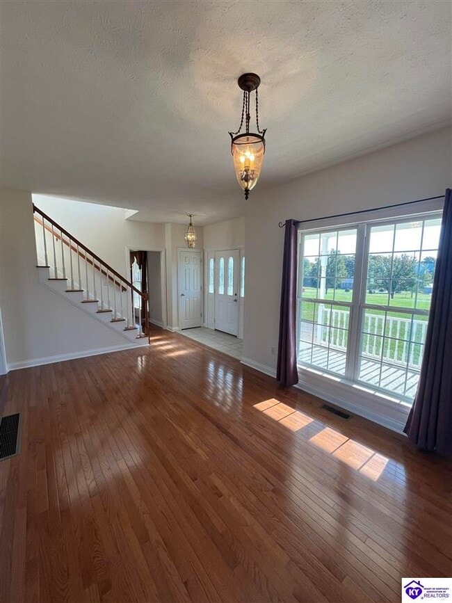 Photo - 237 Brock Rd