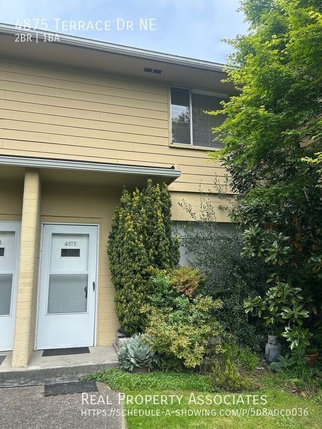 Building Photo - 4875 Terrace Dr NE