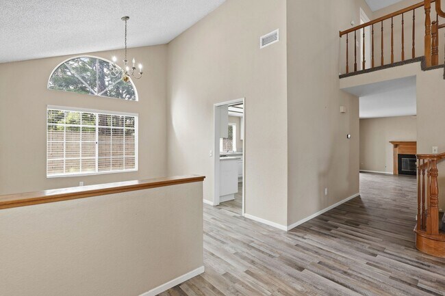 3353 Silvertip Rd