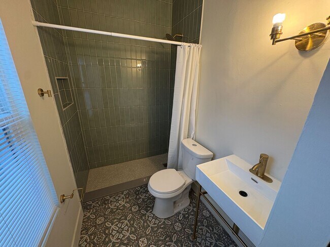 Photo - 2711 Indiana Ave Unit 2-E