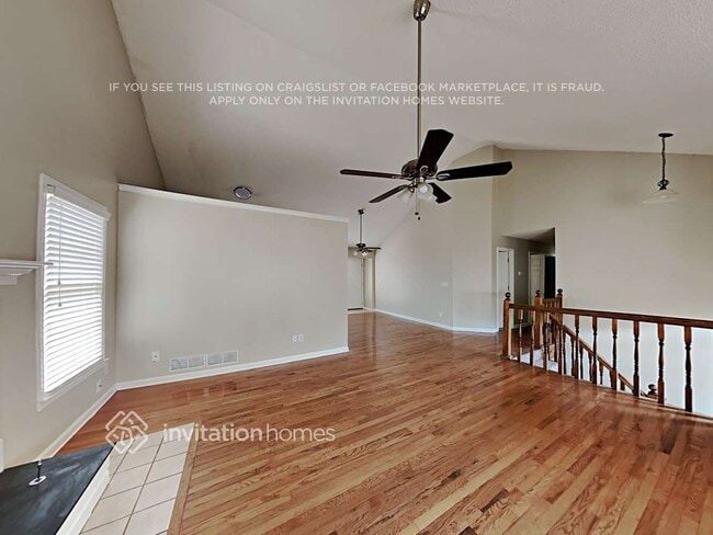 Photo - 240 Churchill Way