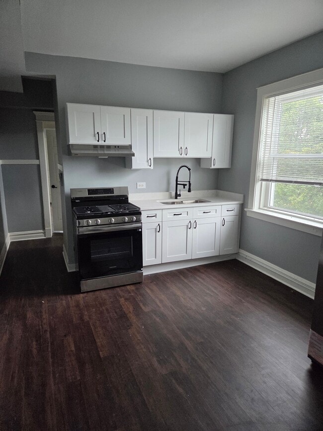 Photo - 1843 W 54th St Unit 3E