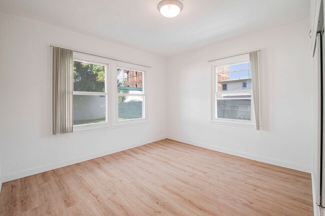 Photo - 8740 Belford Ave Unidad 8740