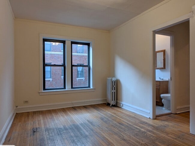 Photo - 3304 W Schubert Ave Unidad 3K