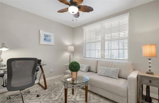 Building Photo - 8500 Violeta St Unit 102