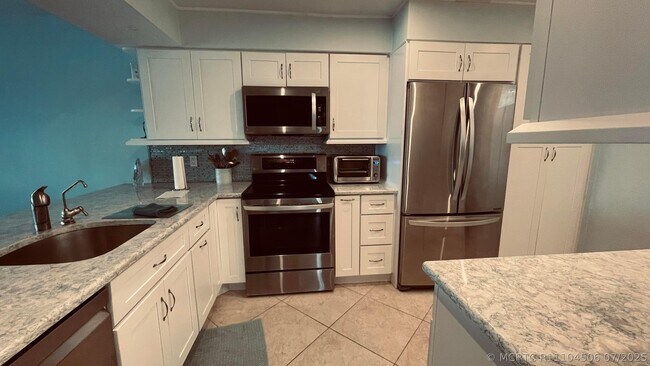 6866 Huntington Ln Unidad 305