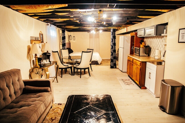 Building Photo - 1341 Kappel Dr