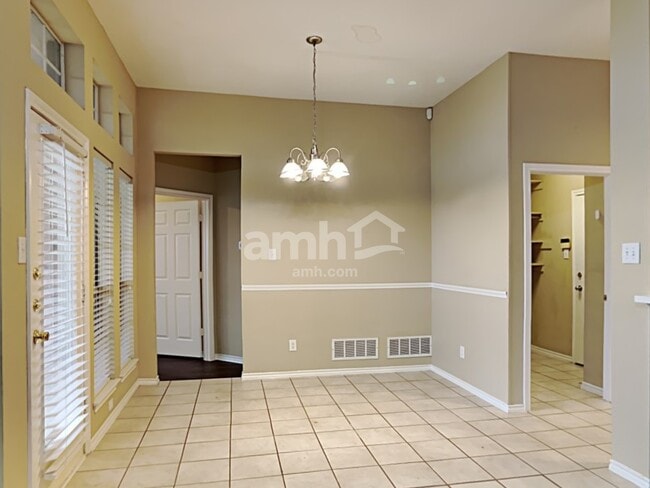 Photo - 210 Sparrow Hawk Dr