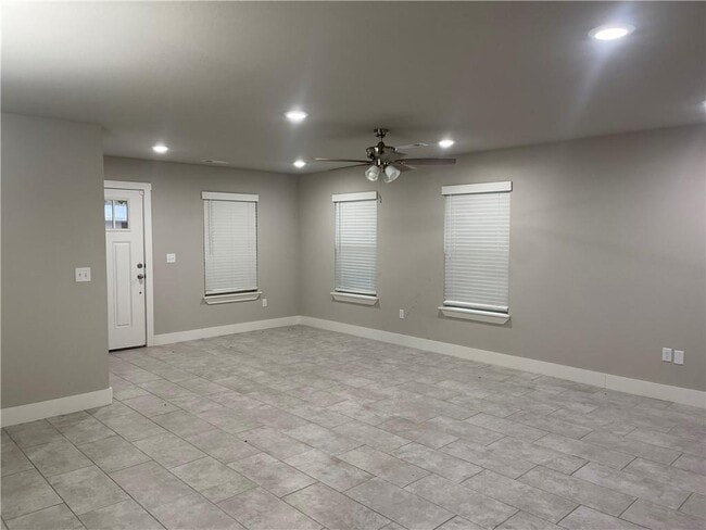 Photo - 505 N Collins Ave