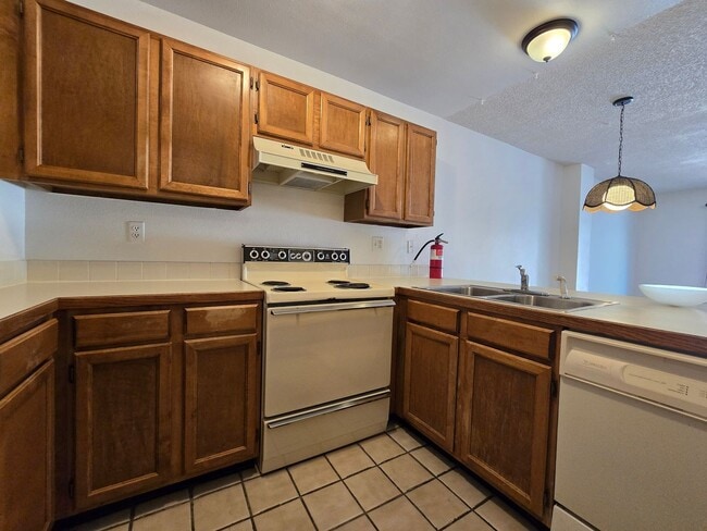 1513 Seneca Cir