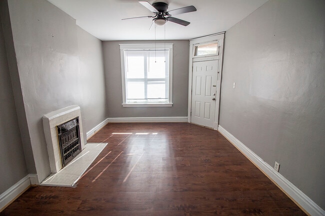 Photo - 4221 Dewey Ave Unit 4221