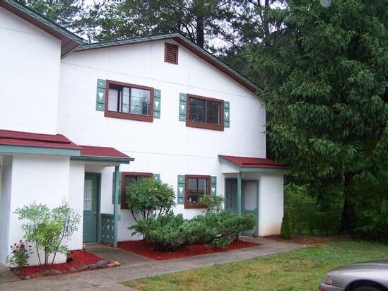 Beautiful Condos - Deer Field Apartments