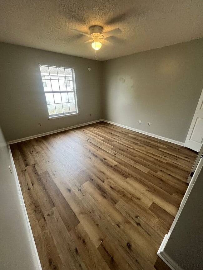 Photo - 222 Lanier Dr