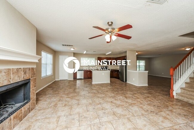 Photo - 4 Bedroom Pet-Friendly Home in Mesquite, TX with Main Street Renewal