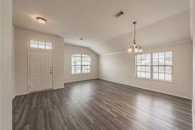 Photo - 636 Saddleway Dr