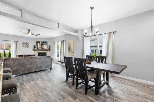 Photo - 1310 Daisy Dr Unit 1310