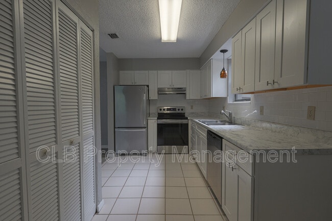 Photo - 6175 Sequoia Dr