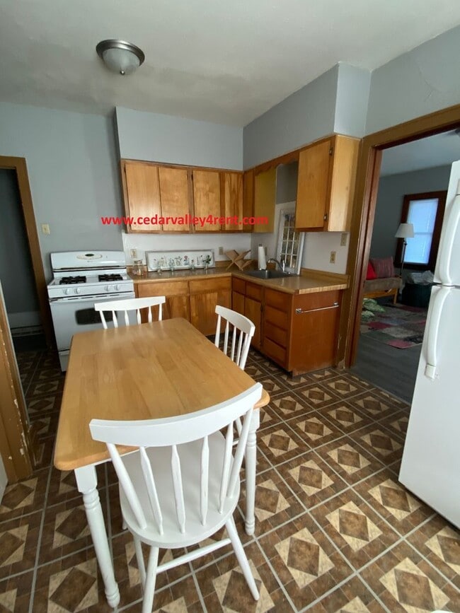 Photo - 218 Pleasant St