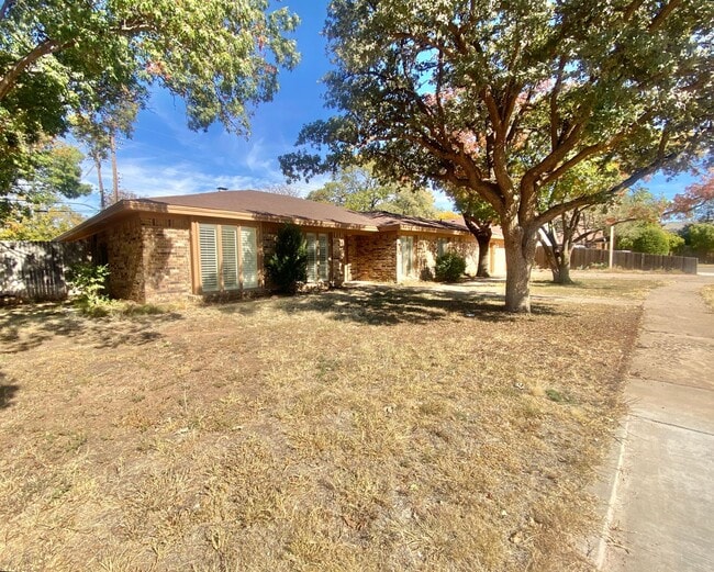 Photo - Great 5 bedroom home near LCU now available