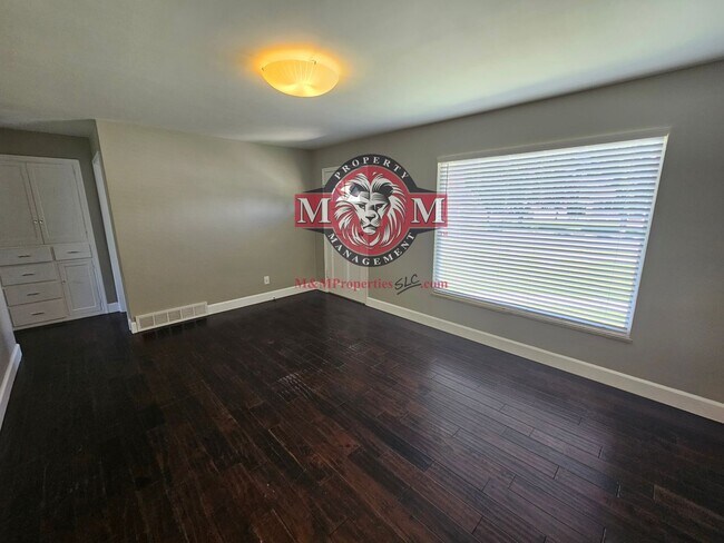 Photo - Great 4 Bd Home in Murray