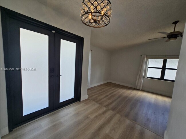 Photo - 740 SW 99th Ct Cir