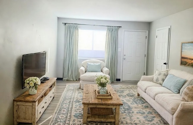 Photo - 4307 Ericson Dr Unit 4