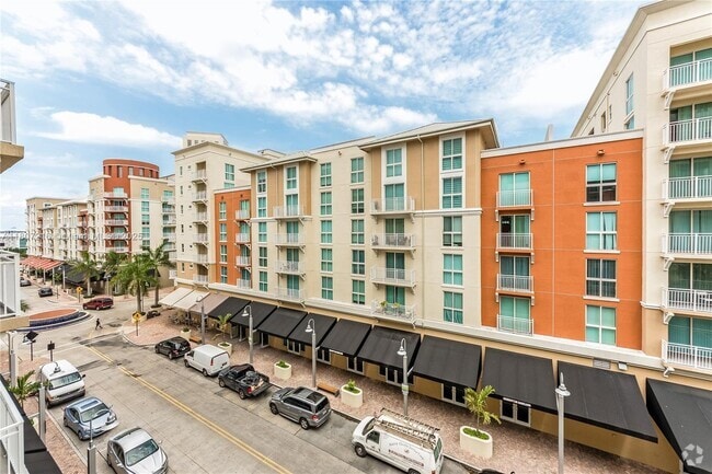 Building Photo - 7285 SW 90th St Unit D409 Rental