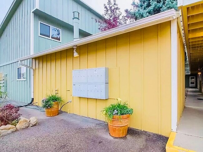 Photo - 1615 Cottonwood Dr Townhome