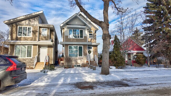 Photo - 9818-9874 74 Ave NW