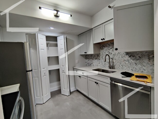 Photo - 1731 Beacon St Unit 203