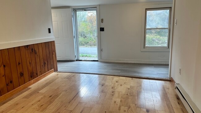 Photo - 46 N Center St