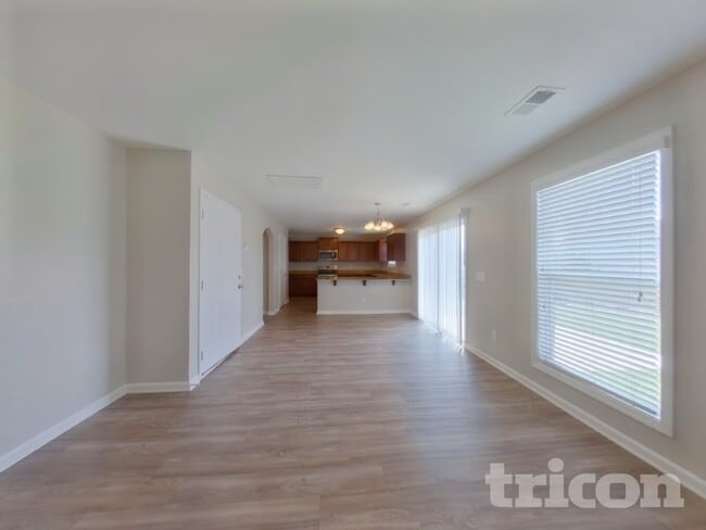 Photo - 831 Dovefield Ln