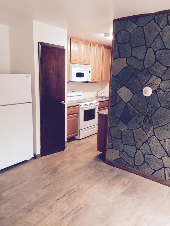 FR looking to Kitchen - 113 Raylinsky Rd Unit A