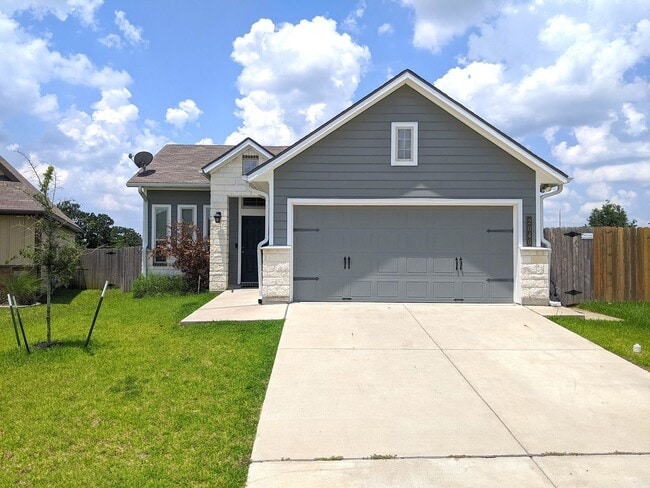 Building Photo - Available for Immediate Move-in! Wonderful Single Family Home in Siena!