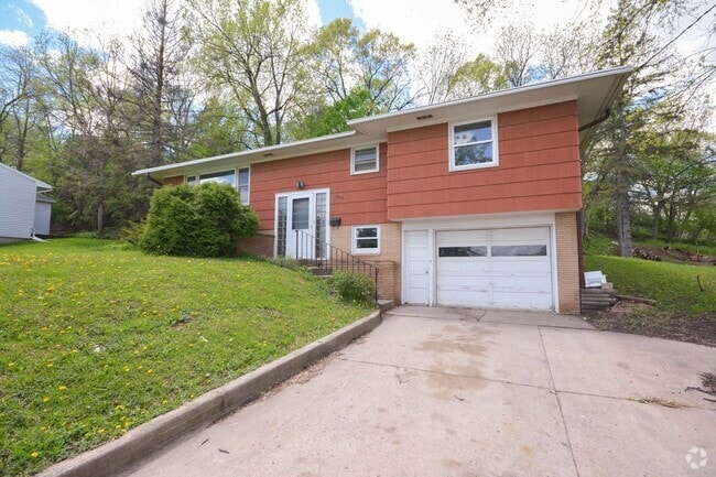 Building Photo - This 3 Bedroom 1 Bath is Ready to be Your ... Rental