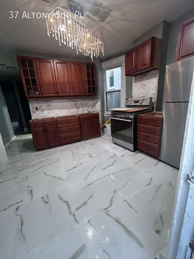 Photo - 37 Altonwood Pl