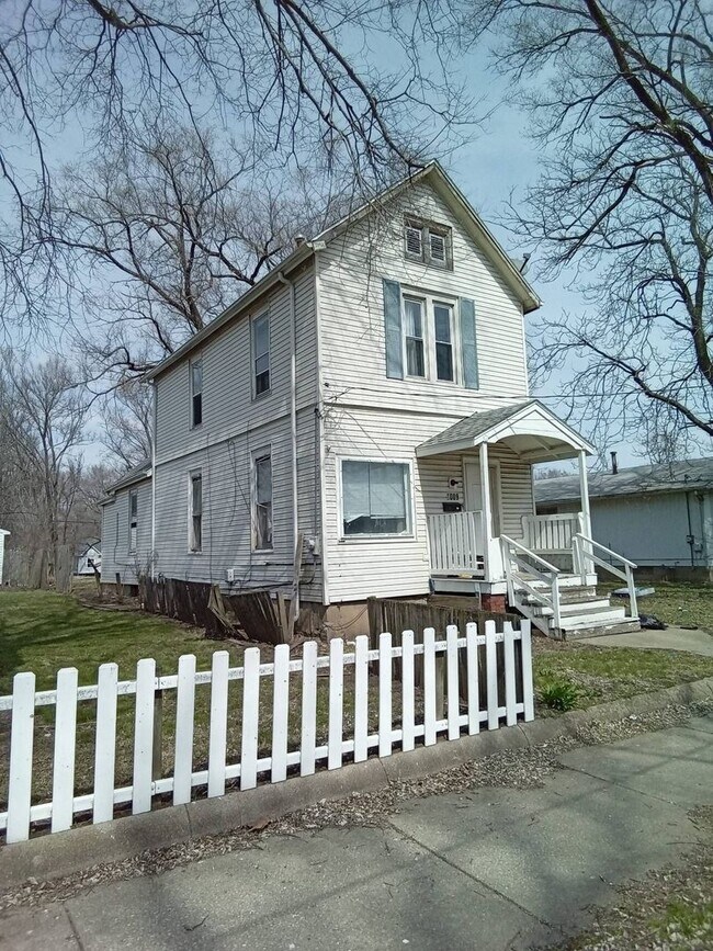 Photo - House for RENT 2 BedRooms / 1 Bathroom