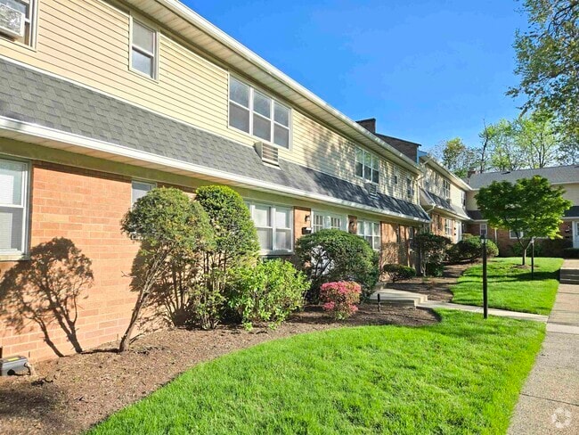 Building Photo - 20A Lakeview Ave Rental