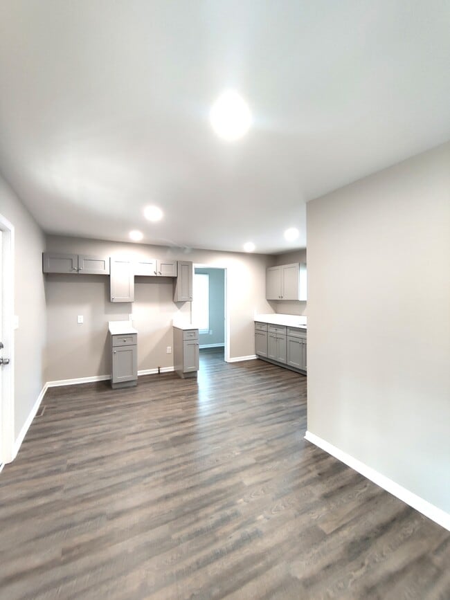 Photo - 401 N 3rd St