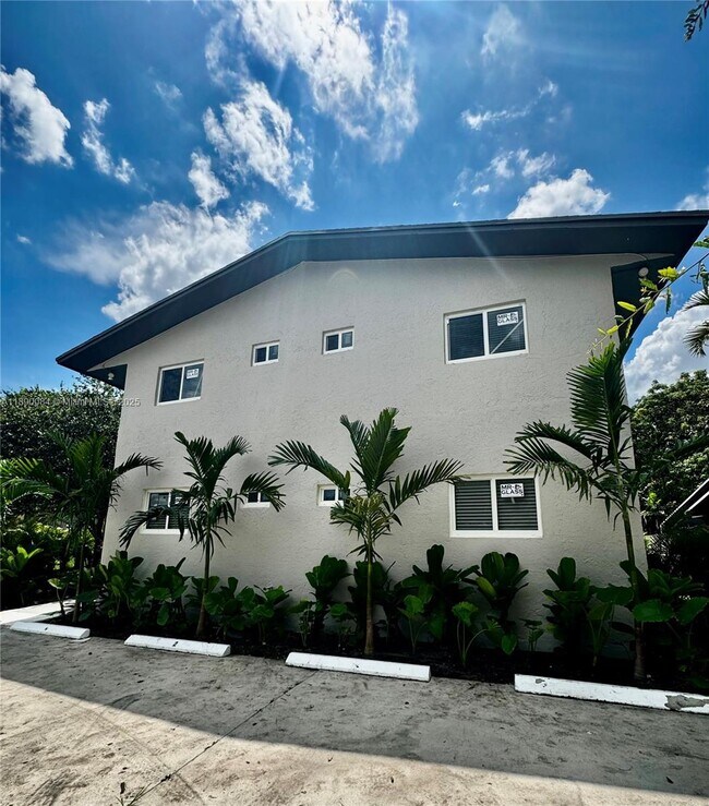 Photo - 1460 SW 24th Ct Unit 1