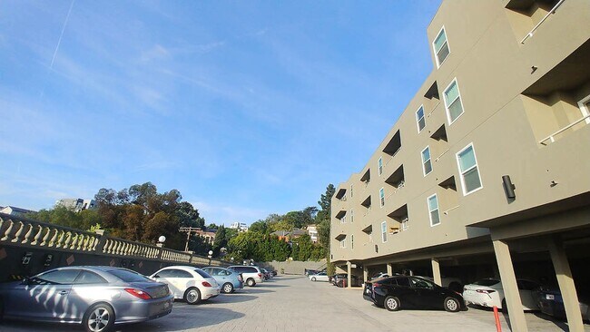 Carmel Heights Apts
