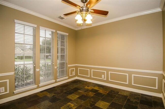 Photo - 10610 Mills Way