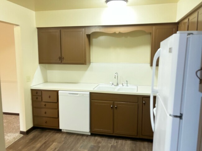 Kitchen 1 - 3329 Breton Rd SE Unit 3325-11